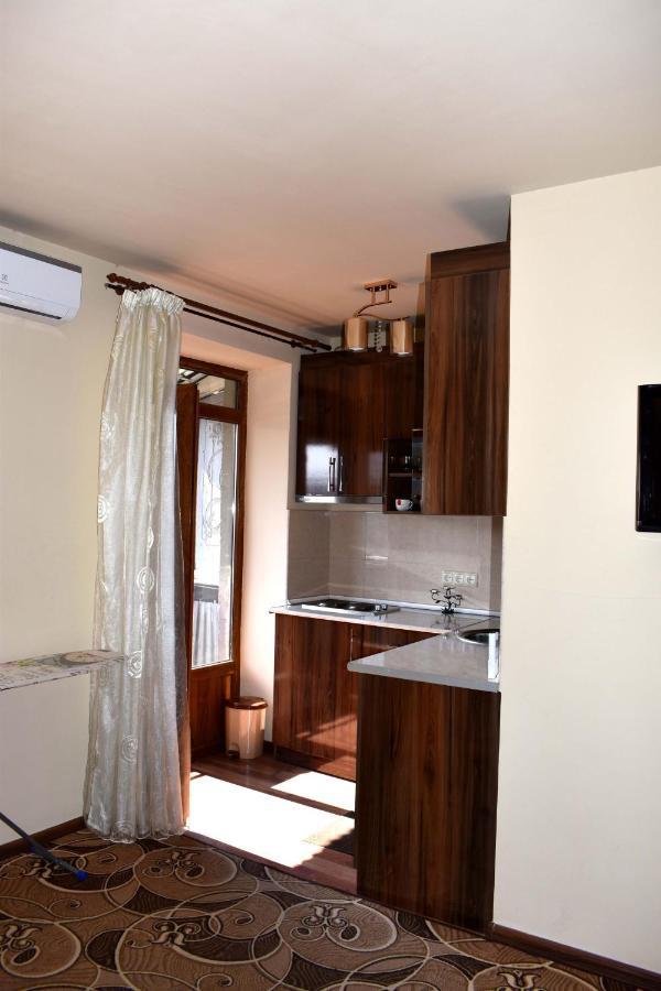 Apartmán Напротив Спортивно-Концертного Комплекса Jerevan Exteriér fotografie