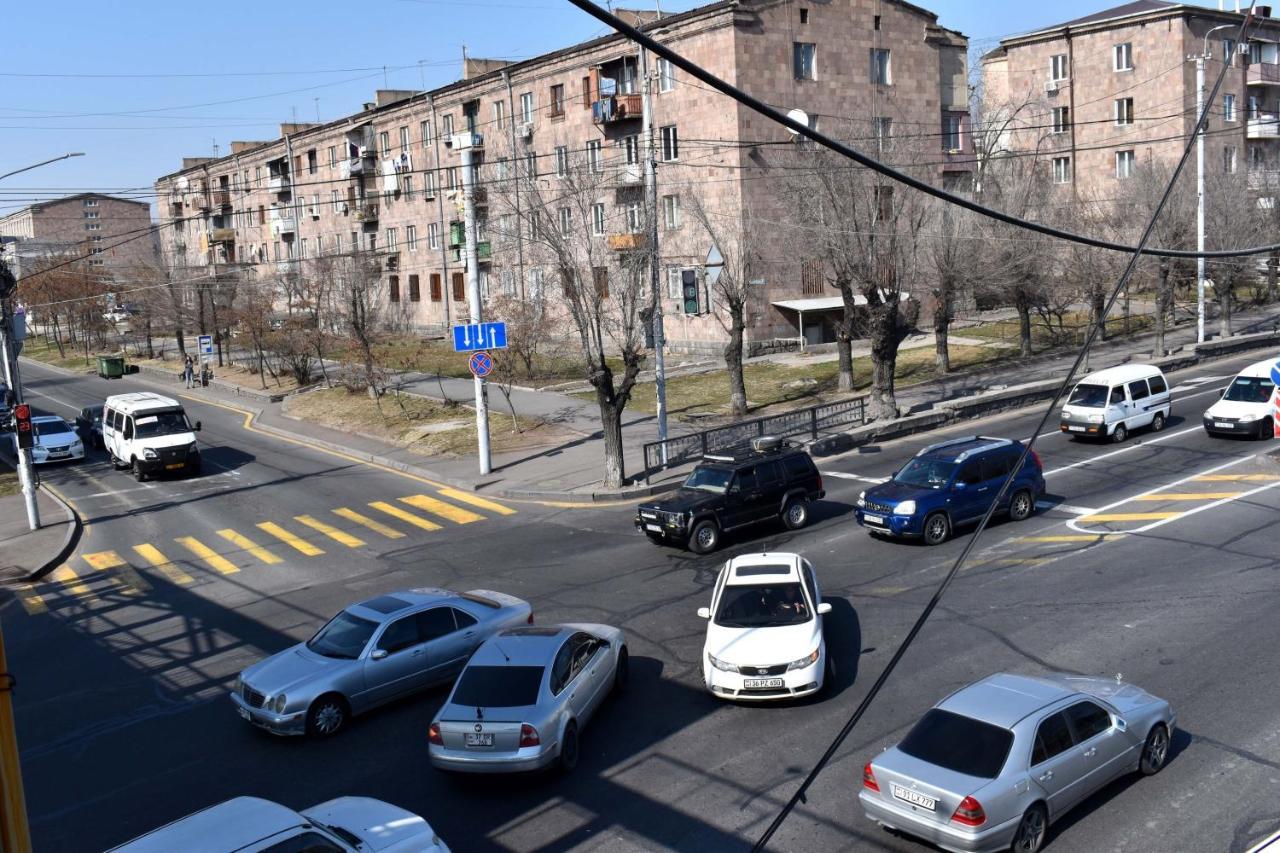 Apartmán Напротив Спортивно-Концертного Комплекса Jerevan Exteriér fotografie